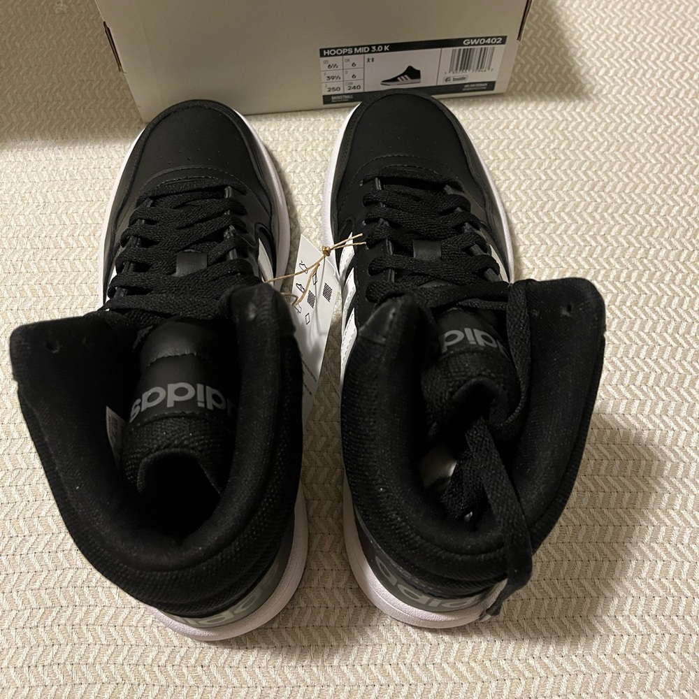 Adidas Hoops 3.0 K size 6.5 - Picture 3 of 10